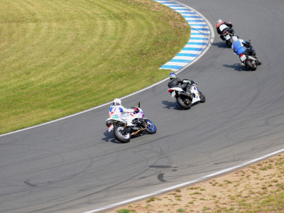 20110913121529_Freies_Fahren_Oschersleben_31_Aug_11-156.400x300-crop.jpg