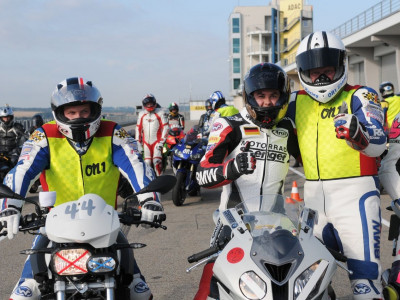 20110913161609_Freies_Fahren_Sachsenring_29-und-30_Aug_11-299.400x300-crop.jpg