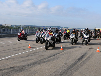 20110913161649_Freies_Fahren_Sachsenring_29-und-30_Aug_11-334.400x300-crop.jpg