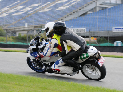 20110913161801_Freies_Fahren_Sachsenring_29-und-30_Aug_11-457.400x300-crop.jpg