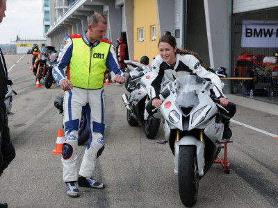 20110913161908_Freies_Fahren_Sachsenring_29-und-30_Aug_11-600.400x300-crop.jpg