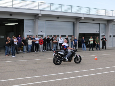 20110913162151_Freies_Fahren_Sachsenring_29-und-30_Aug_11-128.400x300-crop.jpg