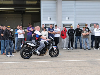 20110913162158_Freies_Fahren_Sachsenring_29-und-30_Aug_11-132.400x300-crop.jpg