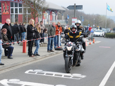 20120416124018_Freies_Fahren_Nuerburgring_5_4_2012-219.400x300-crop.jpg